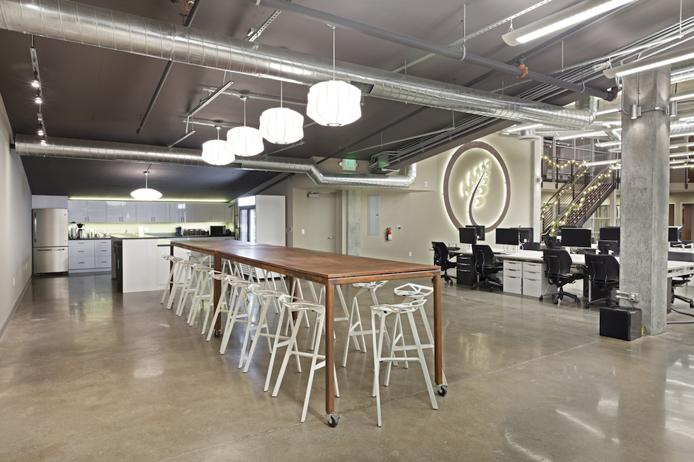  Kitchen and communal table 