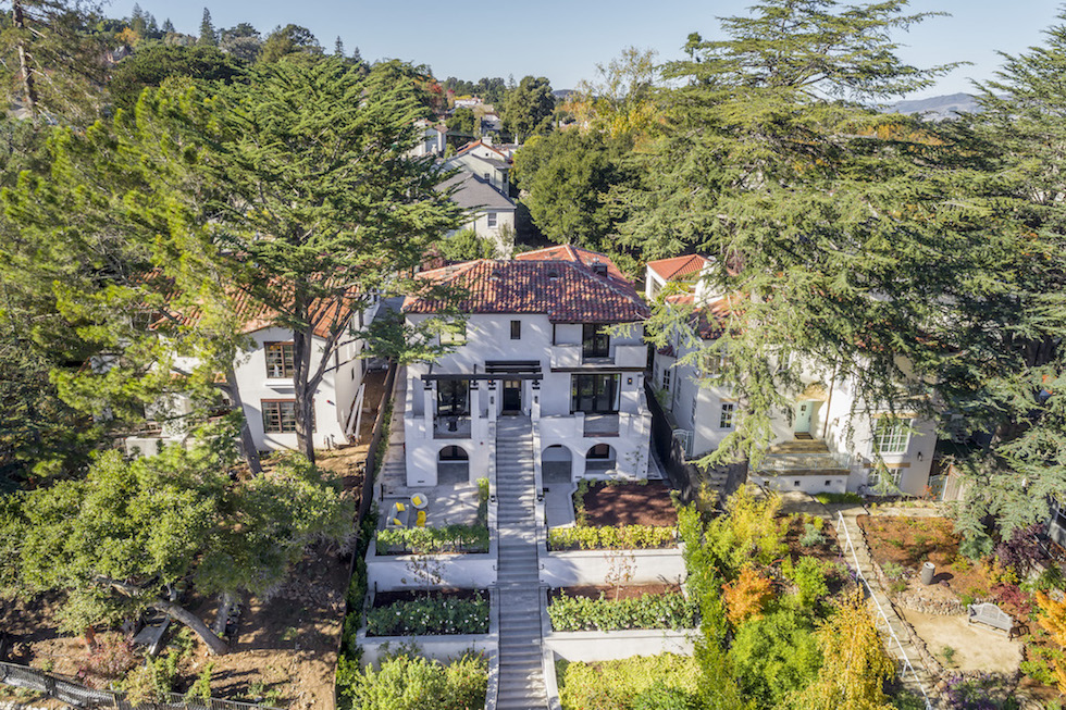  Aerial view of front 