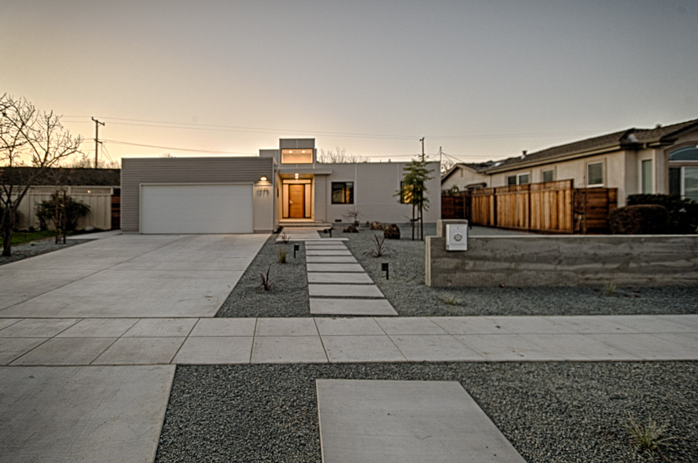  Front approach from street 